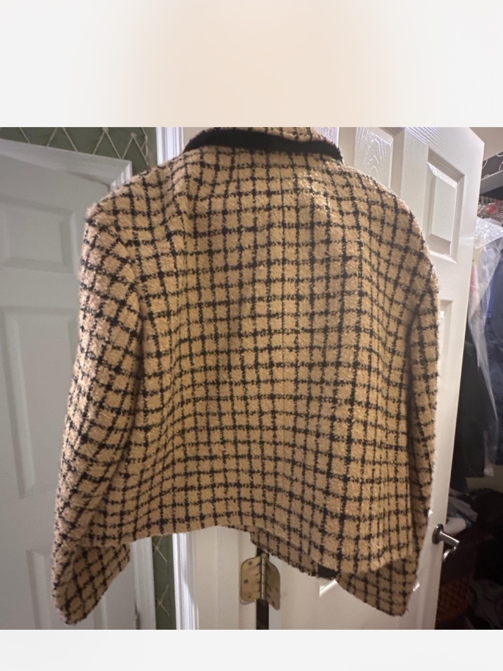 Sandro Oversize Camel and Black Checked Cropped Double-Breasted Blazer - Picture 2 of 4
